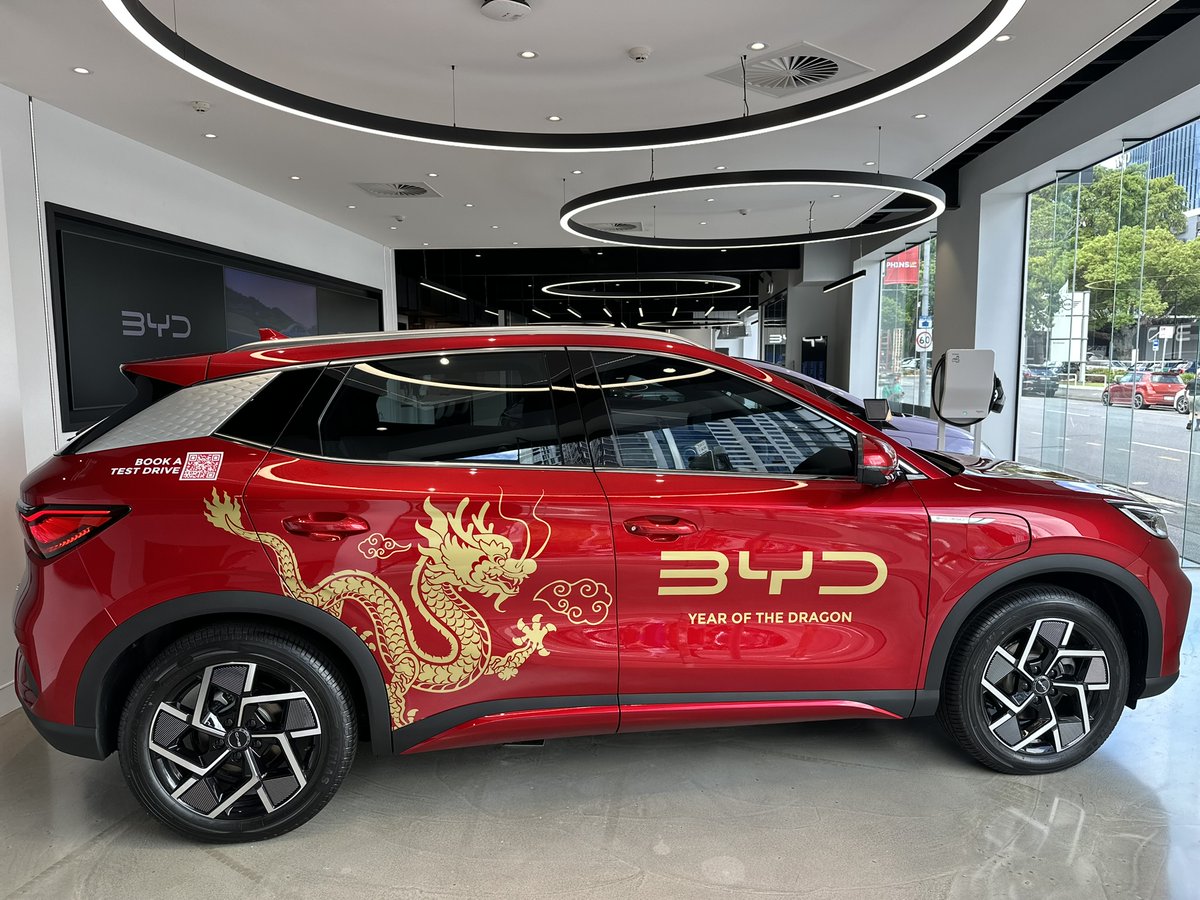 BYD_AsiaPacific's tweet photo. BYD ATTO 3 with Year of the Loong🐲 painting elements in Australia🇦🇺.

#BYD #BYDAU #BYDATTO3 https://t.co/ygu0yCOa0s