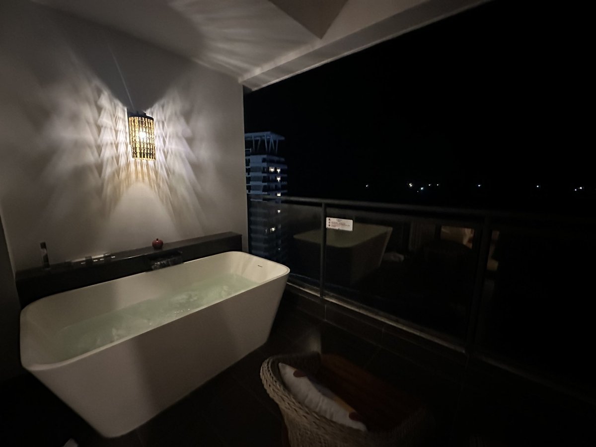 miss_bee888's tweet photo. 雙人浴 🤭 https://t.co/niz1NcZAwb