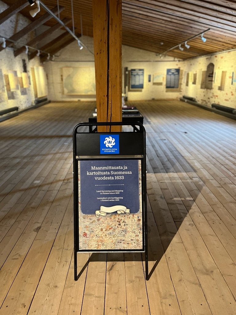 @unesco'n maailmanperintökohde kohtaa maailmanperintökohteen ❤!

#struvenketju kutsuu tutustumaan karttanäyttelyyn <a href="/SuomenlinnaWHS/">Suomenlinna</a> museoon. 
Maanmittausta ja kartoitusta 390 vuotta Suomessa -näyttelyssä kuvataan Suomenlinnan muovautumista eri vuosisatojen aikana nykypäivään.