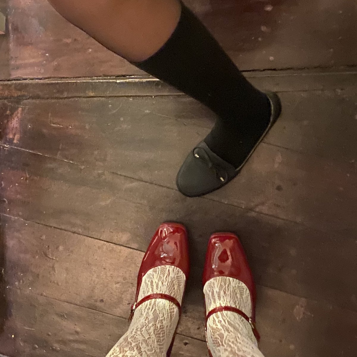 ส่งต่อรองเท้าThe Mully - Labotte.bkk สีแดง
Size 42 อุปกรณ์ครบ 950 รวมส่ง (from 1,190) 
ใส่ไปรอบเดียวค่ะ
#ส่งต่อlabotte  #labottebkk #ส่งต่อส้นสูง #ส่งต่อรองเท้ามือสอง #ส่งต่อรองเท้า #ส่งต่อlabotte #labottebkk #labotte