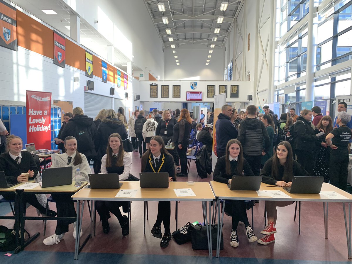 Huge thanks to Miss Dalgetty, @MachanTrust, our pupils & staff, both teaching & wider and all our partners who contributed to our fantastic careers fair last night. Really well supported by our parents & carers too! A great opportunity for pupils to see a variety of career paths.