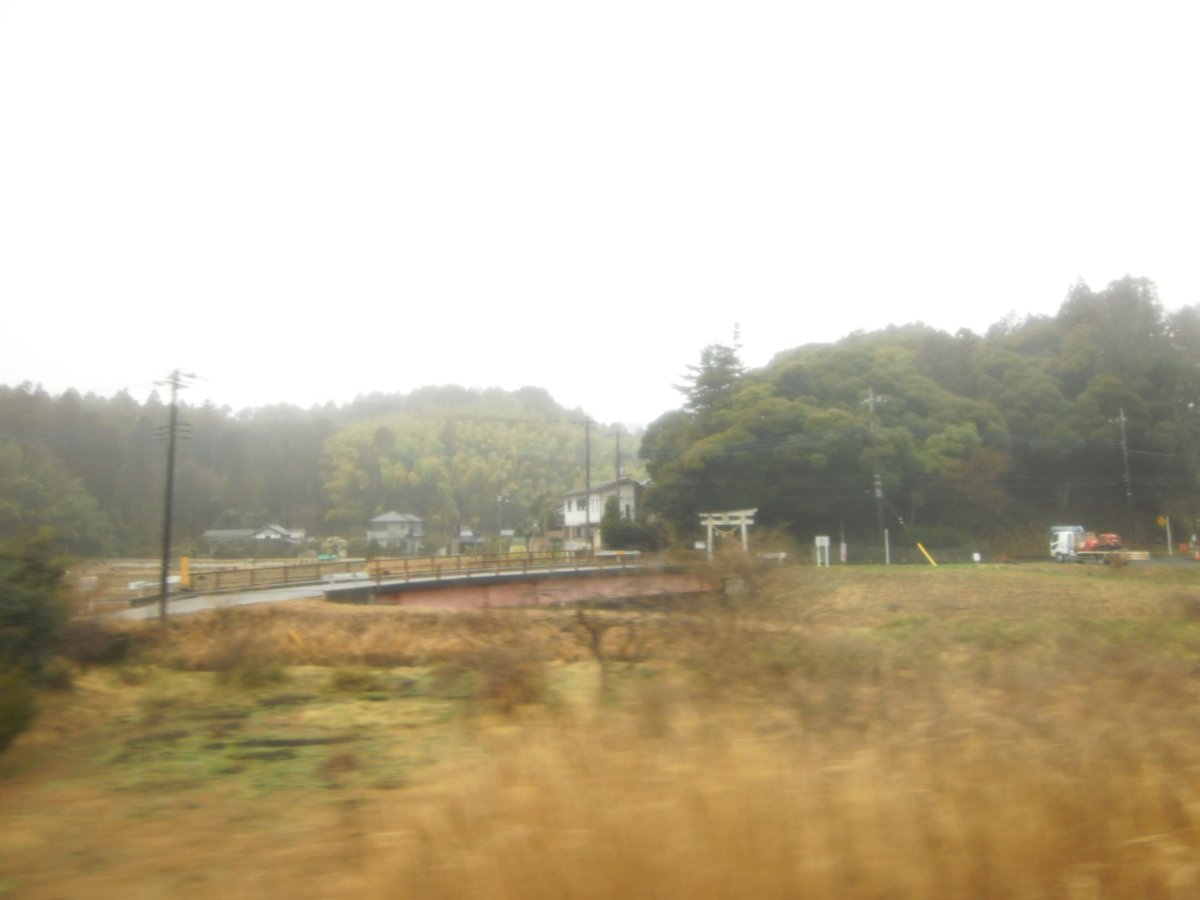 toydigidori's tweet photo. 常磐線で我孫子、我孫子からは成田線の支線に乗り換え
すきっと晴れた天気もいいけど、こういう具合の景色を車窓から眺めるのもまたいいもんだ

#トイデジ
#PLAZACREATE #D1200
#キリトリセカイ https://t.co/ewOinZRkPc
