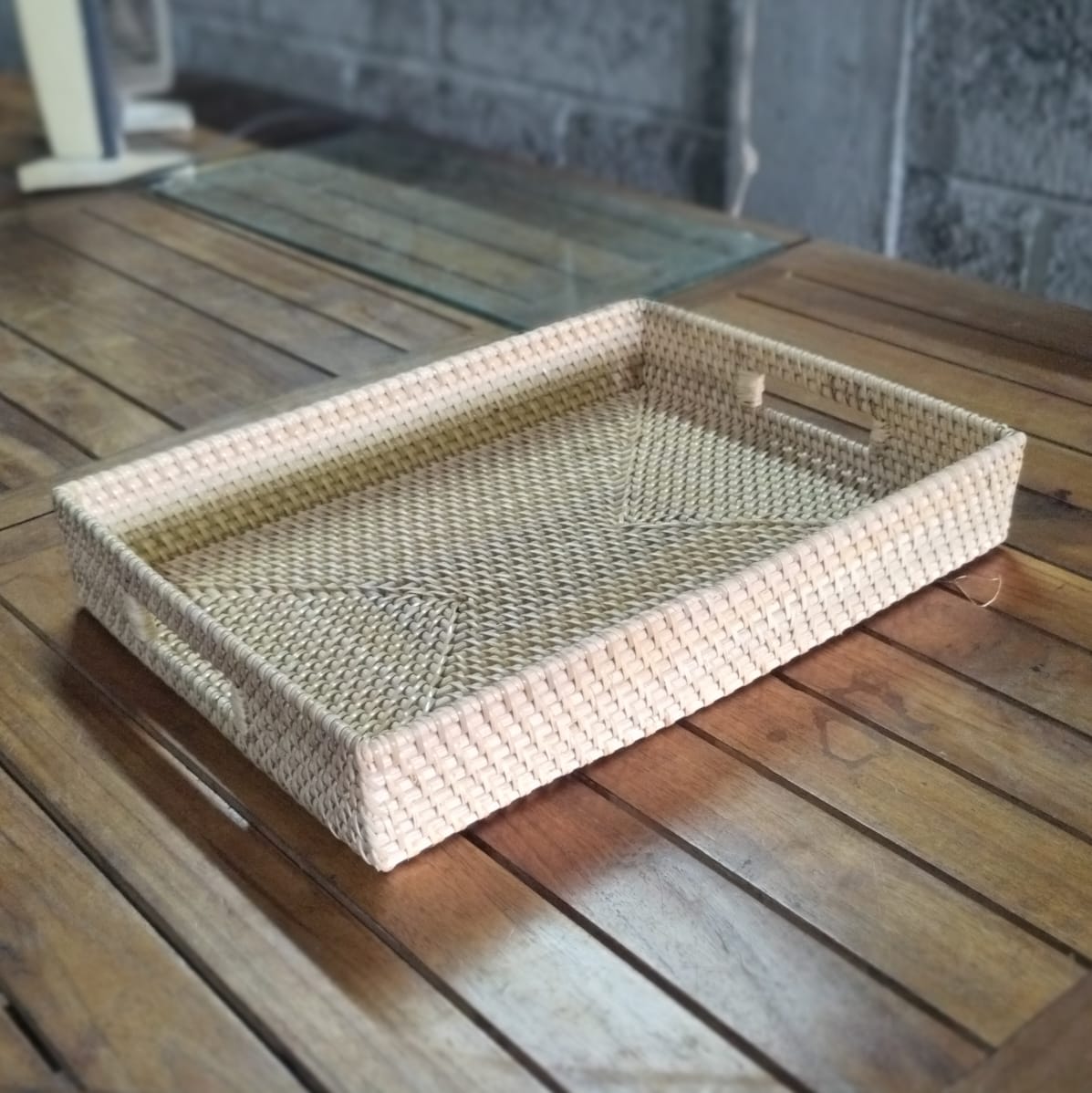 Kerajinan_bali's tweet image. Tray ini berbahan rotan didesain dengan lobang di sampingnya sebagai pegangan.

Harga: Rp150.000

Kamu bisa beli di sini
tokopedia.com/kerajinanbali/…
shopee.co.id/product/127170…

More info
CP 081805322195
kerajinan-bali.com

#tray #nampan #rotan #keranjang #rattan #interior #room