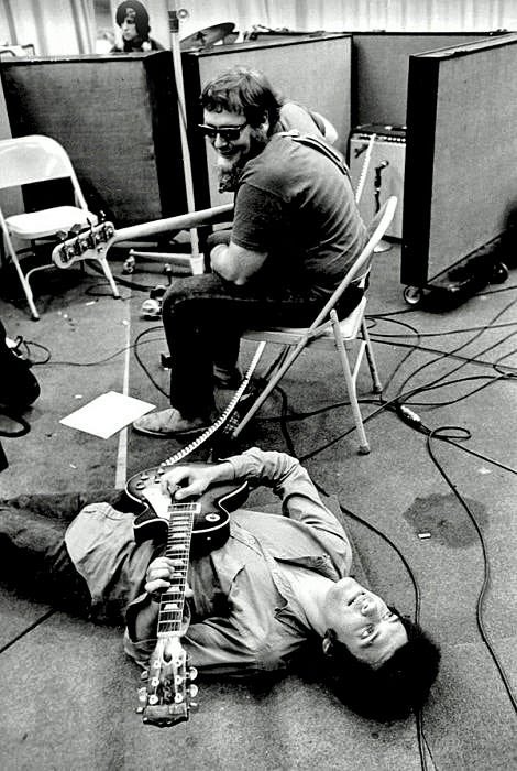 ktanaka13's tweet photo. “Super Session” is an iconic blues, rock, jazz album recorded in 1968 in Los Angeles featuring two of the best guitarists, Michael Bloomfield (side one) and Stephen Stills (side two).
“A good player can make any guitar sound good.” - #MichaelBloomfield
#Blues #Jazz #Rock https://t.co/FSazcF2pMK