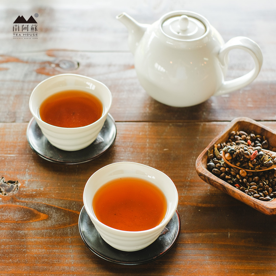 TeahouseHerb's tweet photo. 人気の野草茶🌿🫖
26TEAをご紹介♪

26TEAは、26種類の野草・ハーブや穀物、果実を配合した、香ばしくやさしい味わいの野草茶です。

ノンカフェインでどなたでも安心して飲んでいただけるので、毎日の水分補給におすすめです。

▼ご購入はこちらから
https://t.co/C6ySuMkaMy https://t.co/3lAfDbBYWQ
