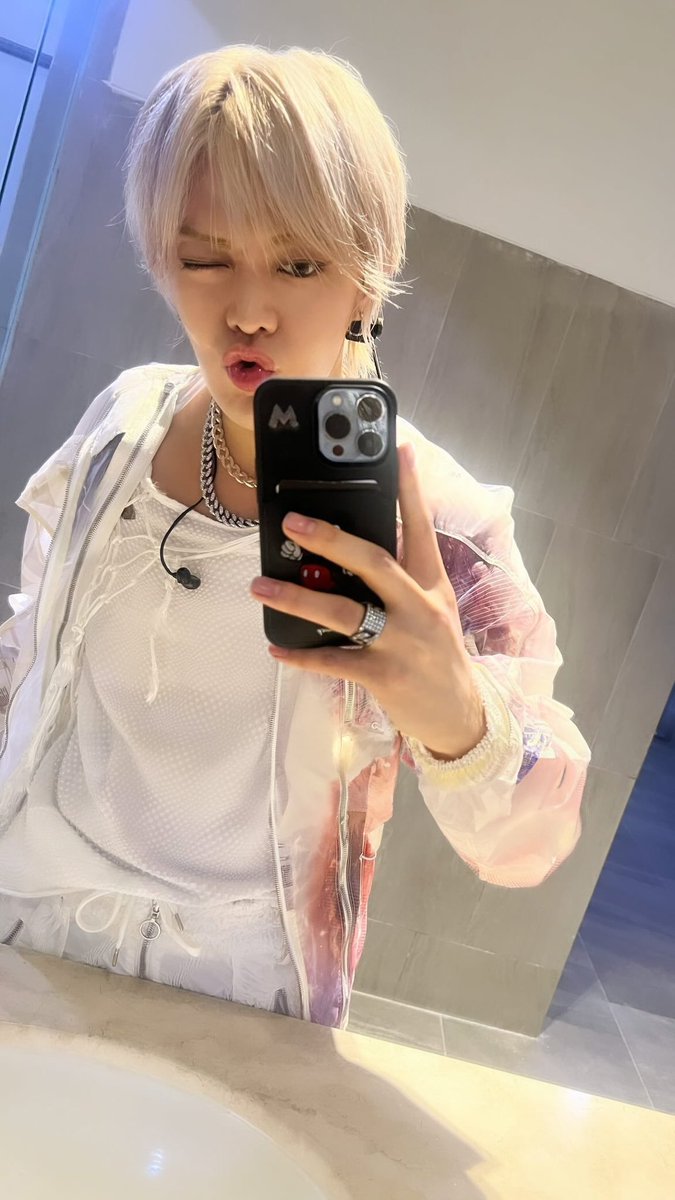 nayutastory's tweet photo. 240113 #YUTA Instagram Story Removed Text. 
#유타 #悠太 #中本悠太 https://t.co/FD2dc7a00a