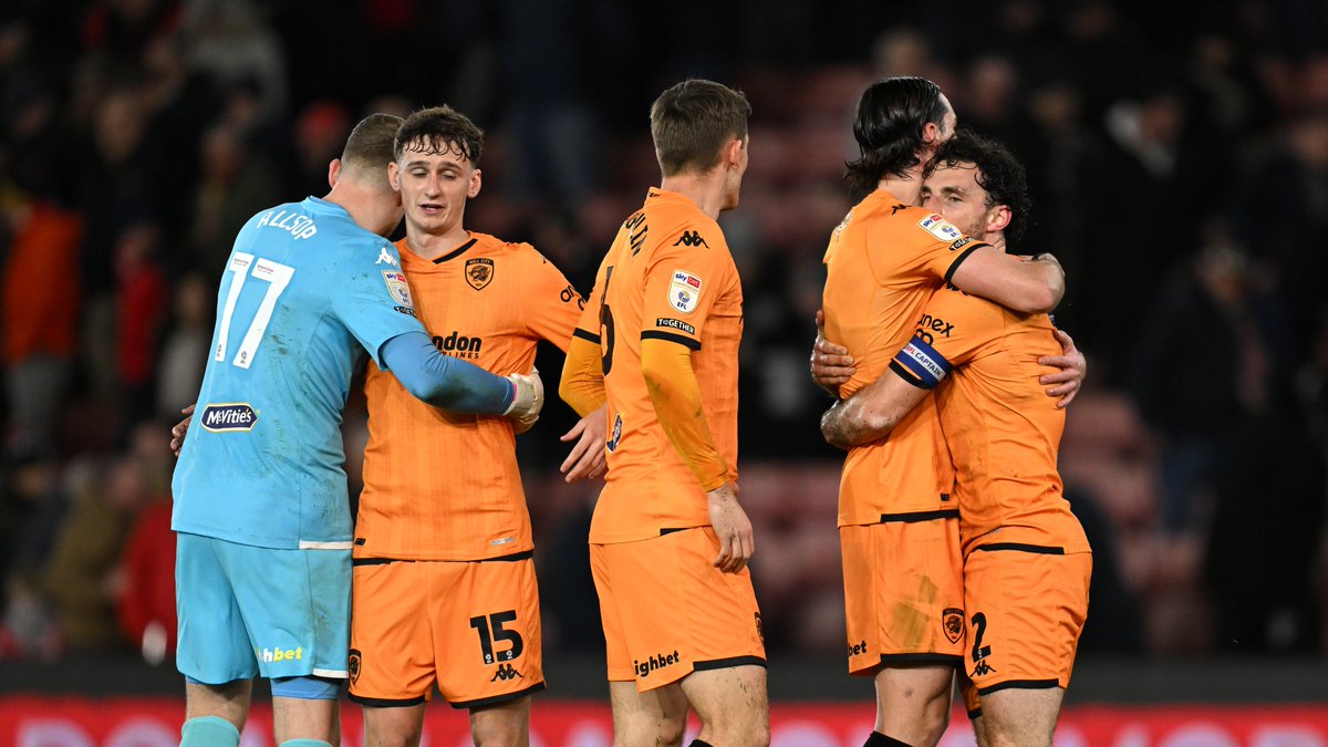 The full list of Championship clubs to have beaten both Leicester City and Southampton away from home this season: 🟠 Hull City . . . The end. 𝙈𝙖𝙠𝙞𝙣𝙜 𝙩𝙝𝙚𝙞𝙧 𝙢𝙖𝙧𝙠! 💪 #CCP | #HCAFC