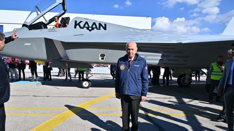 İsim babası, MHP Lideri Devlet Bahçeli'ydi !

#KAAN şimdi gökyüzünde !