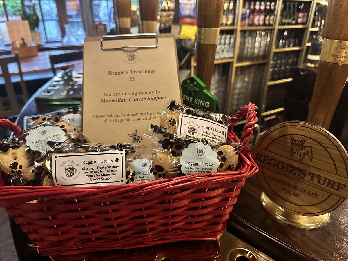 We are trying to raise as much money for Macmillan Cancer support this year- Our Reggie's Treat bags are available for our four legged customers at the bar.
£1 of each bag goes to help beat last years donations of £3800. We thank all our customers for your continued support 💚 💚
