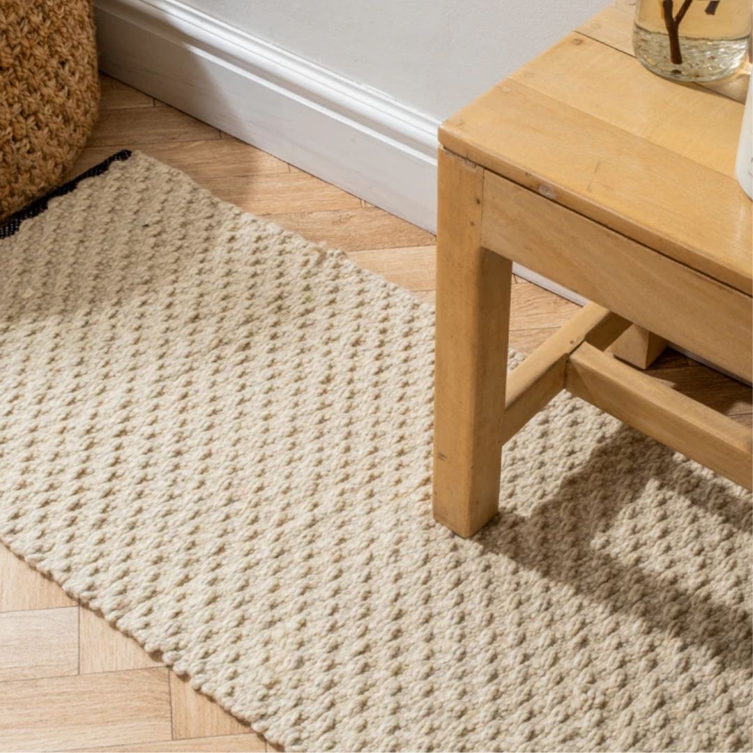 TableviewCentre's tweet photo. UPGRADE YOUR HOME TO LUX! 🏡 Shop up to 60% OFF on selected carpets &amp; rugs at Whitehouse &amp; Continental https://t.co/fEVrXZS16o