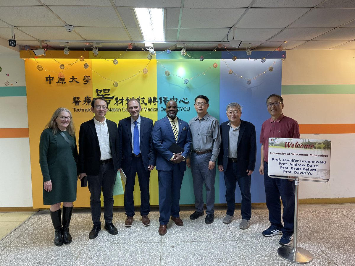 AndrewDaire's tweet image. Visiting some of the engineering research centers at Chung Yuan Christian University which offers collaboration opportunities with @UWM_Engineering. @UWMNews @UWM @uwmresearch