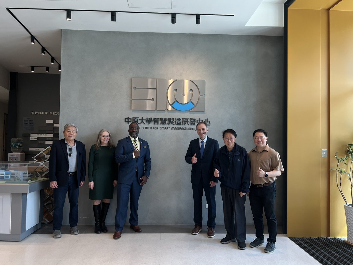 AndrewDaire's tweet image. Visiting some of the engineering research centers at Chung Yuan Christian University which offers collaboration opportunities with @UWM_Engineering. @UWMNews @UWM @uwmresearch