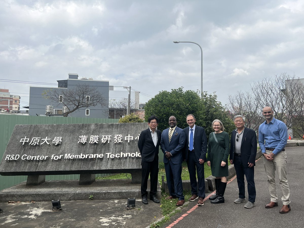 AndrewDaire's tweet image. Visiting some of the engineering research centers at Chung Yuan Christian University which offers collaboration opportunities with @UWM_Engineering. @UWMNews @UWM @uwmresearch