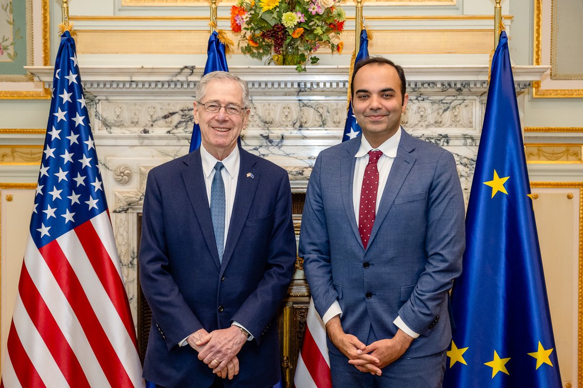 A pleasure meeting with @CFPB's Director Rohit Chopra to discuss consumer financial protections in our digital age. Grateful for the insights into CFPB's vital work.