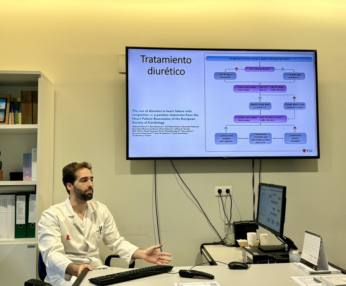 Gracias a Dr. Jon Zubiaur Zamacola por su magnífica ponencia sobre las actualizaciones del manejo de la insuficiencia cardiaca según las últimas guías europeas de cardiología del 2023. Un gran aporte para los médicos de urgencias hospitalarias HUMV. #cardiología <a href="/VUrgencias/">Urgencias Valdecilla</a> #humv
