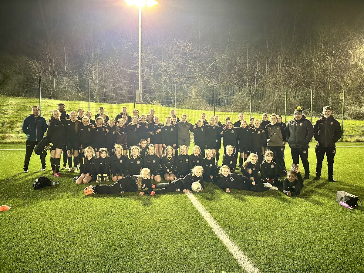 ChanPakSoon's tweet photo. #OneClubOneCounty 🧡🖤 https://t.co/F7Gk8nTKCP