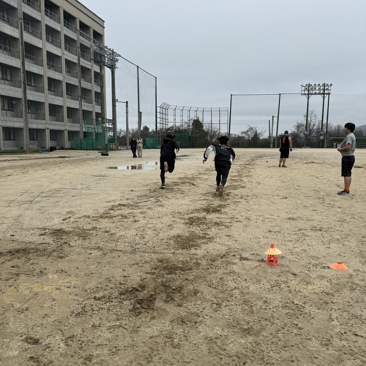 本日から新チームの練習が始まりました🏈

チームの目標である2部昇格に向けて部員一同執念深く日々の練習に取り組んでいきますので今後とも温かいご指導ご鞭撻をよろしくお願いします！