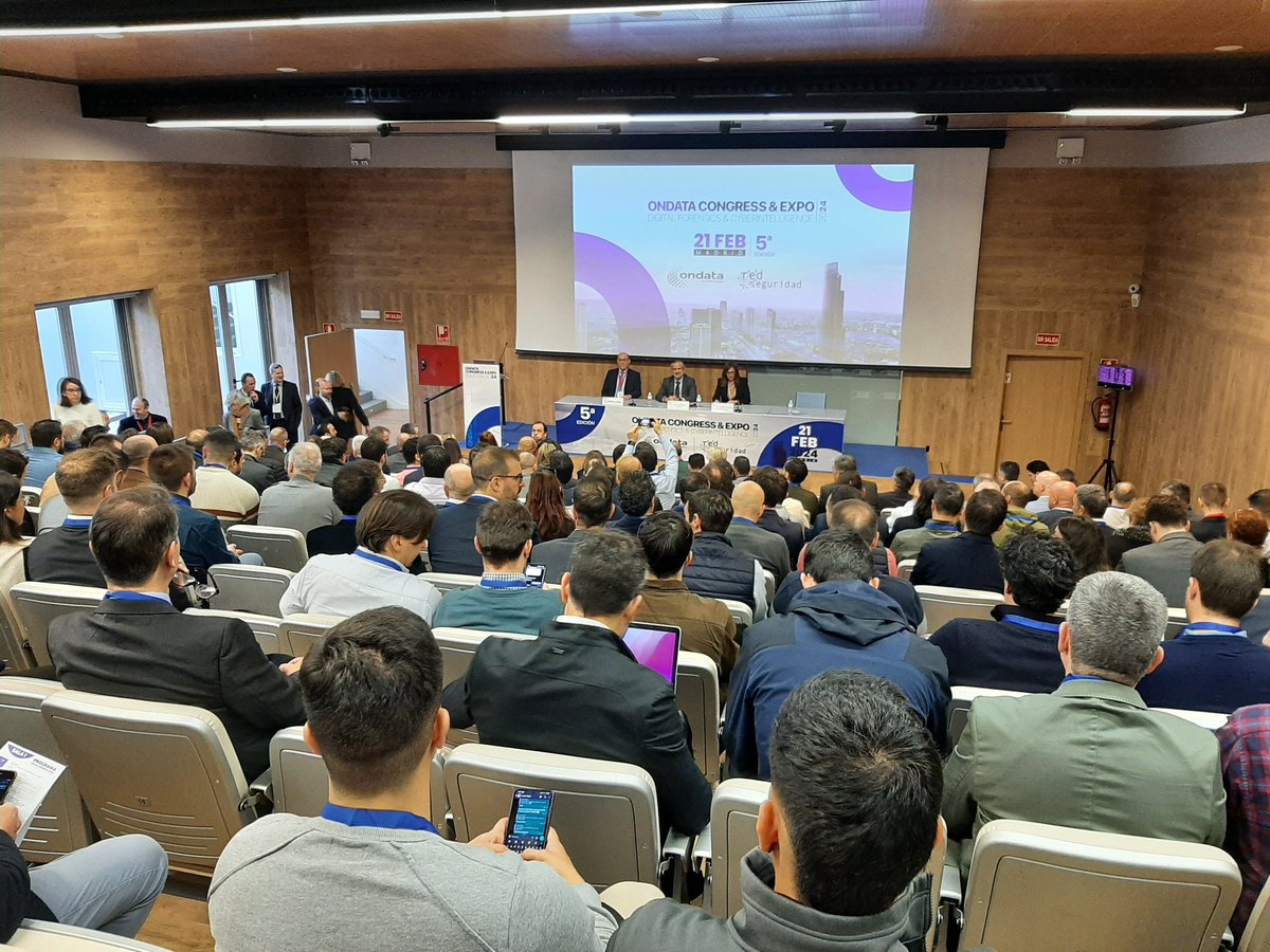 Red_Seguridad's tweet photo. Comienza el Ondata Congress &amp; Expo Digital Forensics &amp; Cyberintelligence con la inauguración por parte de Yolanda Duro, directora de Red Seguridad; Alfredo Ruiz, CEO de @OndataInt; y Luis Jiménez, subdirector del @CCNCERT.

Por delante numerosas ponencias y mesas redondas. https://t.co/oLQz7qm51f