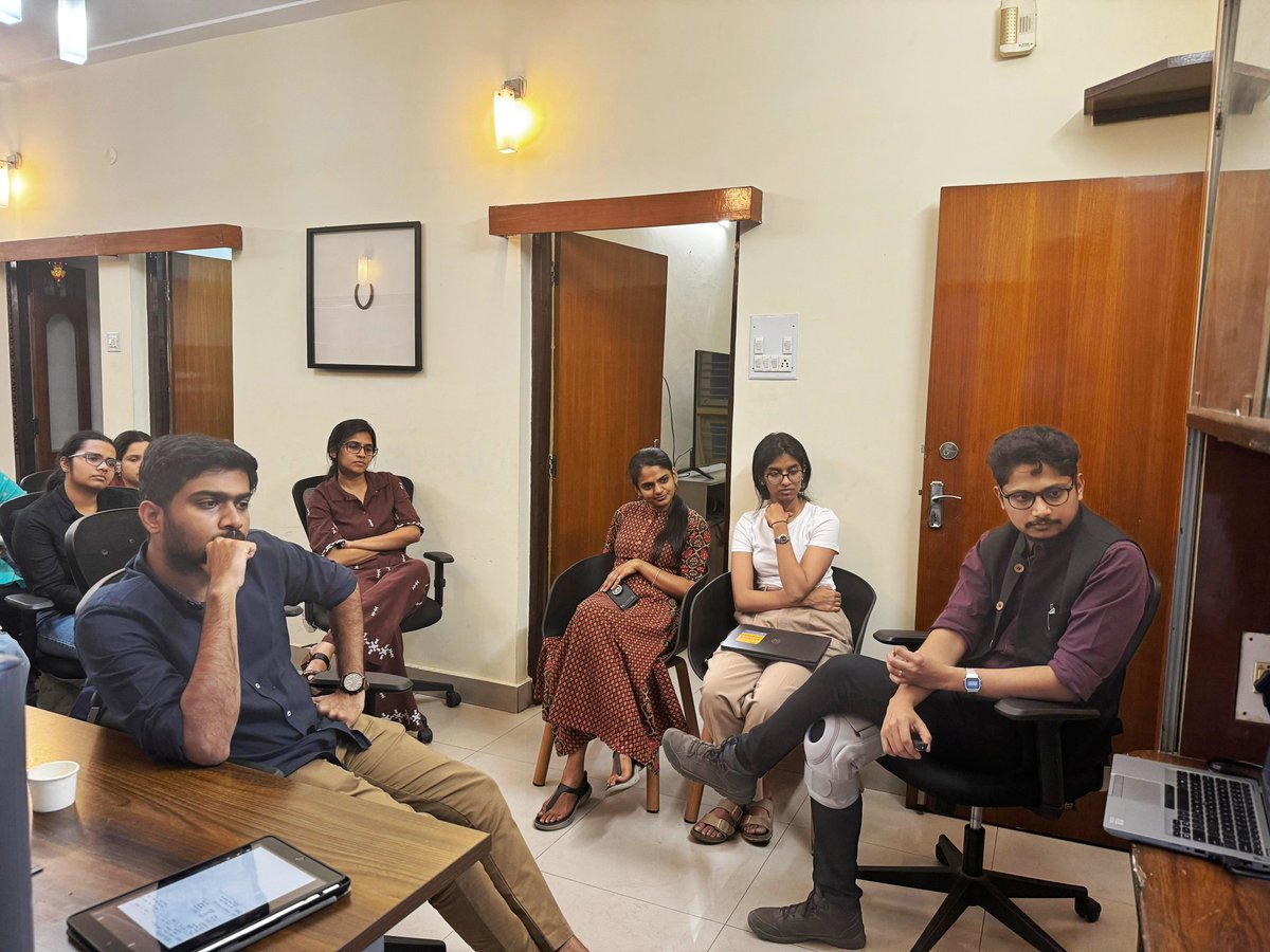 chetansodaye's tweet photo. #TalkAlert | Hereโs a glimpse from last weekโs #PechaKucha Session at the Sponge Collaborative Office!
I had an opportunity to present our works at WRI around #safety, #inclusivity and #resilience; also engaging with young enthusiastic folks of Sponge Team.
#SaferByDesign https://t.co/3xxZe0F4fc
