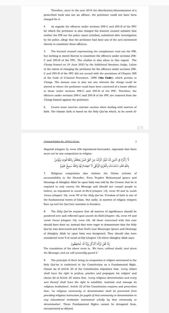 hishamelahi's tweet photo. جتنے بڑے فلاسفر اور سائنسدان نون لیگ کے احباب اس کیس میں بنے ہوئے ہیں دکھ ہو رہا ہے کیا فرق رہ گیا آپ میں اور خان کے حامیوں میں ؟؟؟بالکل اسی طرح دفاع کیا جا رہا ہے جیسے خان کے دور میں جسٹس ثاقب نثار کا کی�� گیا ہے؟؟ یہ چیف جسٹس کا فیصلہ آپ پڑھ لیں تفسیر صغیر مرزائیوں کی قرآن پاک کی تفسیر ہے جو وہ خود کو مسلمان کلیم کر کے چھاپی جا رہی تھی اسکی چھپائی اسکی اشاعت اسکی تبلیغ پاکستان کے قانون میں منع ہے اور پاکستان کے آئین میں قادیانی غیر مسلم ہے وہ خود کو مسلمان کلیم کر کے یہ سہولیات نہیں لے سکتا بلکہ اسے اقلیتوں کے حقوق ملیں گے خود کو اقلیت مانیں پاکستان کے قانون کو مانیں اور تمام سہولیات لے لیں قاضی صاحب کا فیصلہ پکار پکار کر کہ رہا ہے کہ قادیانیوں کی عبادت گاہ ہو تبلغ ہو چاہے جس انداز میں مرضی کریں  انہے کوئی روک نہیں سکتا چاہے وہ دھوکہ بازی سے خود کو مسلمان کہتے رہیں