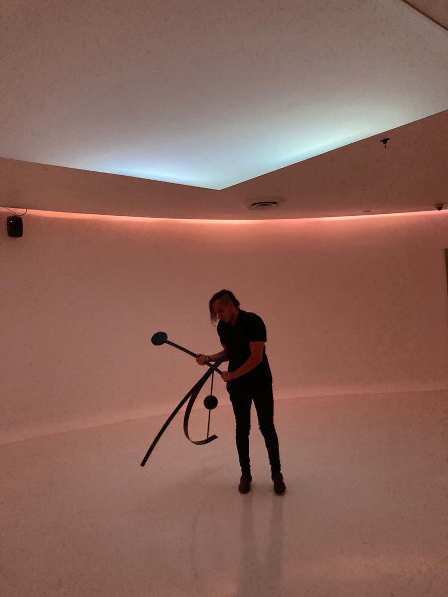 chabban's tweet photo. La instalación inmersiva es un territorio de reconexión donde el espectador interactúa con la obra. 

#ArteInmersivo #Reconexión #artistsontwitter https://t.co/4gXNFjbAV9