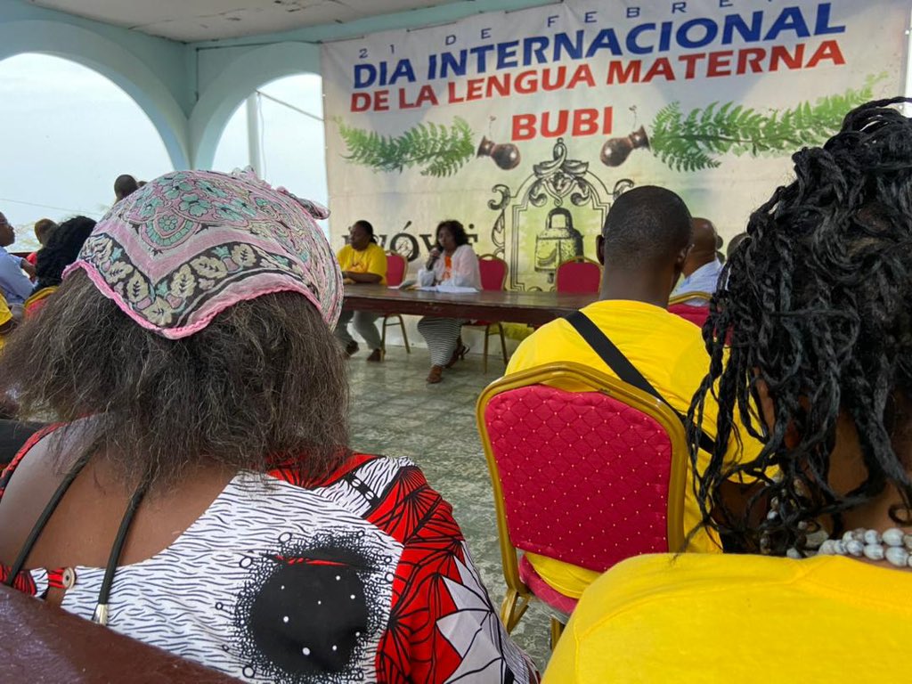 AEbobe's tweet photo. ILAKA, Martes 20 DE OTAMÖOTE, 2024
Ponencia: PONENCIA: Diglosia de la Lengua
Hora: 18h:00 - 20h:00
Por: Remey SIPI @remeisipimayo 
Lugar: Casa Consistorial de Bariobe

#ëvóvë/ëbóbë2024 #Bariobé2024 #ponencias #charlas #intercambio #lenguamaternaBubi #biokonorte #biokosur #bioko https://t.co/S8PXGEF9qy
