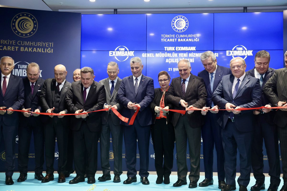 omerbolatTR's tweet photo. Türk Eximbank’ın yeni genel müdürlük binasının açılışı için düzenlenen programa katılım sağladık.

Ülkemizin dış ticaret hacminin artırılması ve ihracatçılarımızın uluslararası alanda rekabet edebilmesi adına destekleriyle ekonomimize katkı sağlayan Türk Eximbank misyonuna yeni yerinde devam edecektir.

Türk Eximbank’ın ihracatçılarımıza ve yatırımcılarımıza daha etkin, verimli ve yenilikçi hizmetler sunmasına vesile olacak yeni yerleşkesinin hayırlı olmasını diliyor, emeği geçenlere teşekkür ediyorum.