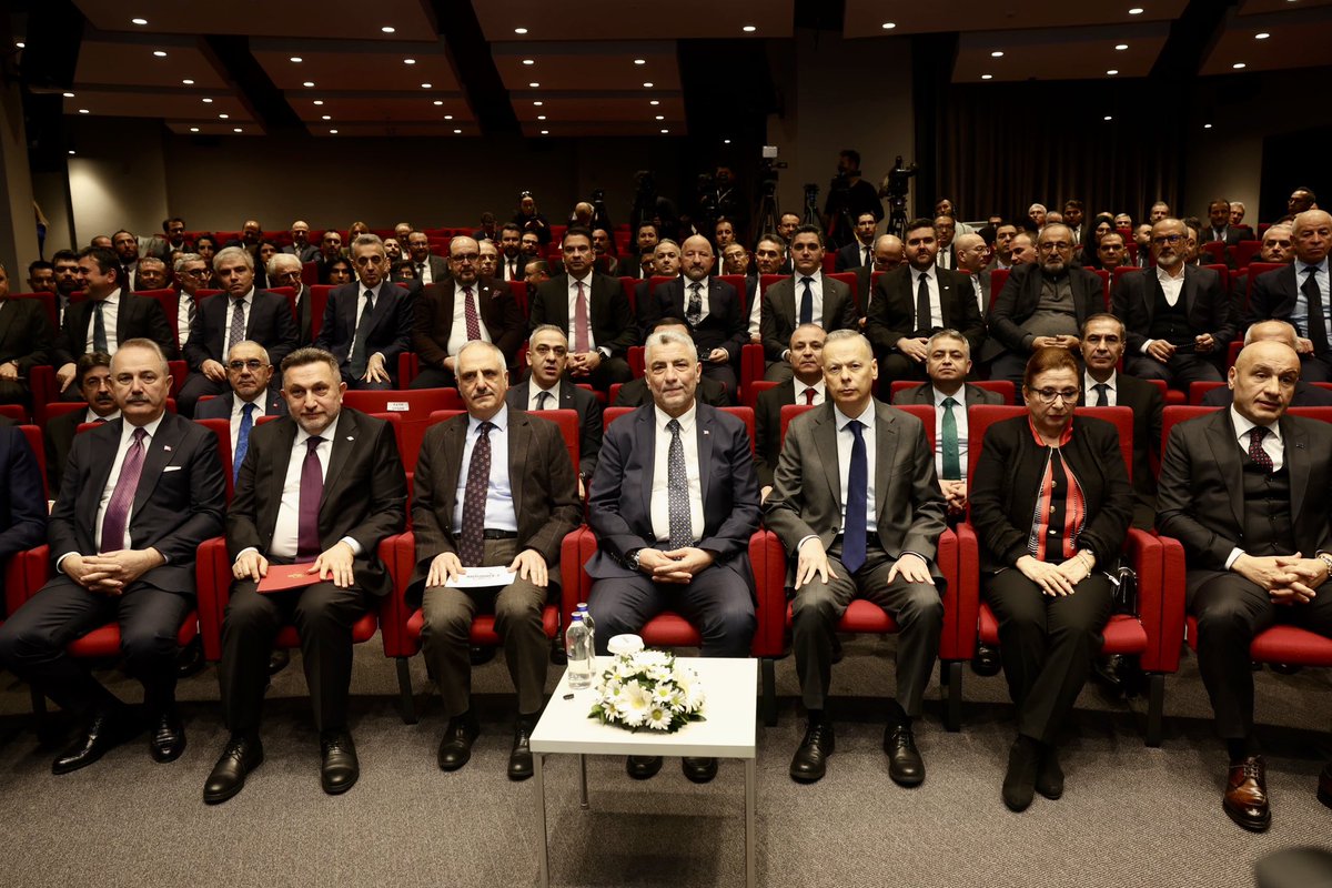 omerbolatTR's tweet photo. Türk Eximbank’ın yeni genel müdürlük binasının açılışı için düzenlenen programa katılım sağladık.

Ülkemizin dış ticaret hacminin artırılması ve ihracatçılarımızın uluslararası alanda rekabet edebilmesi adına destekleriyle ekonomimize katkı sağlayan Türk Eximbank misyonuna yeni yerinde devam edecektir.

Türk Eximbank’ın ihracatçılarımıza ve yatırımcılarımıza daha etkin, verimli ve yenilikçi hizmetler sunmasına vesile olacak yeni yerleşkesinin hayırlı olmasını diliyor, emeği geçenlere teşekkür ediyorum.