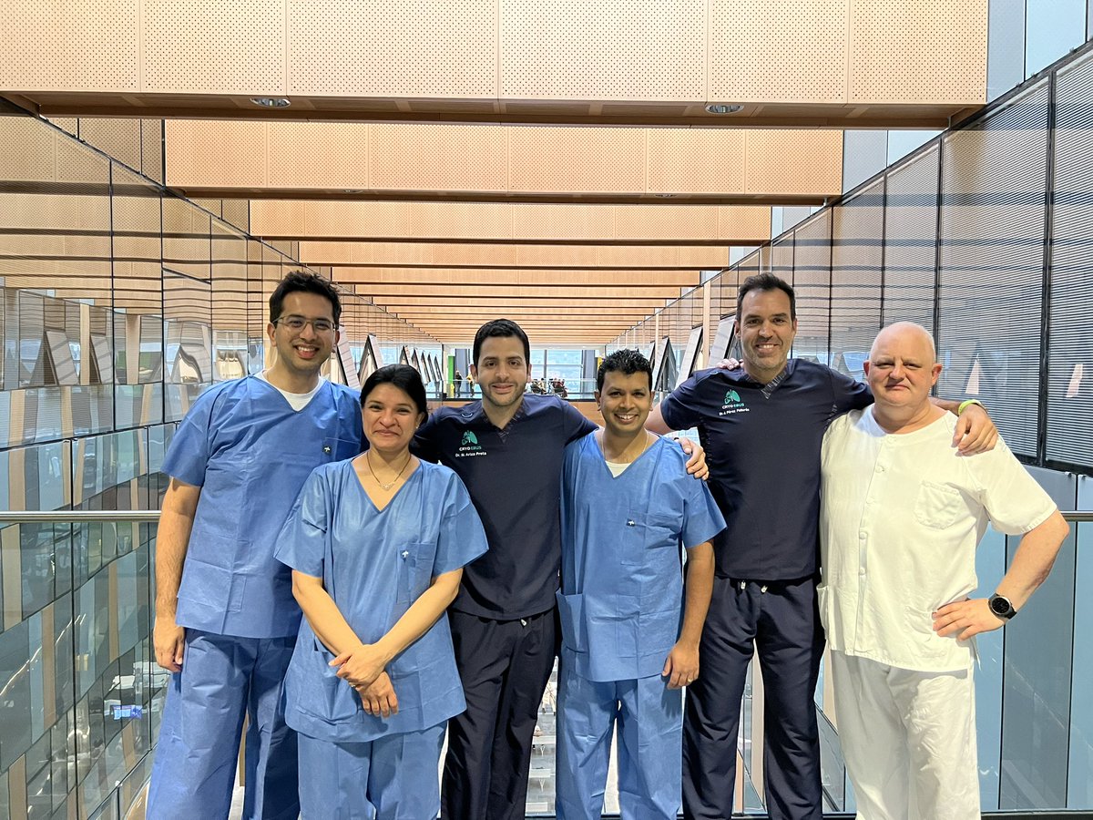 leicschestdoc's tweet photo. Huge thanks to the fantastic👌@MiguelAriza83 &amp; @jpallaresneumo  and their team for hosting a really insightful workshop on the tips, tricks &amp; troubleshooting in performing successful ❄️🫁🔬 #CryoEBUS- look forward to our onward collaboration 🇪🇸🇬🇧 https://t.co/PaiXHio1UF
