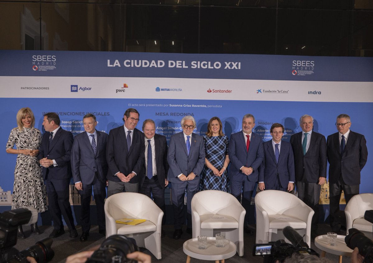 FomentTreball's tweet photo. 💡🌃 Ciutats intel·ligents, sostenibles i socialment responsables: la resposta al desafiament demogràfic.

La SBEES de #Foment ha inaugurat la seva seu a Madrid amb una taula de debat sobre “La ciutat del segle XXI”.

Llegeix tota la notícia: https://t.co/NpWRfHAiCU

@CEOE_ES @jaumecollboni @mjosecatala @AlmeidaPP_  @angelsimon_ @cepyme_ @susannagriso @_CEIM_  @barcelona_cat @CriteriaCaixa @AjuntamentVLC