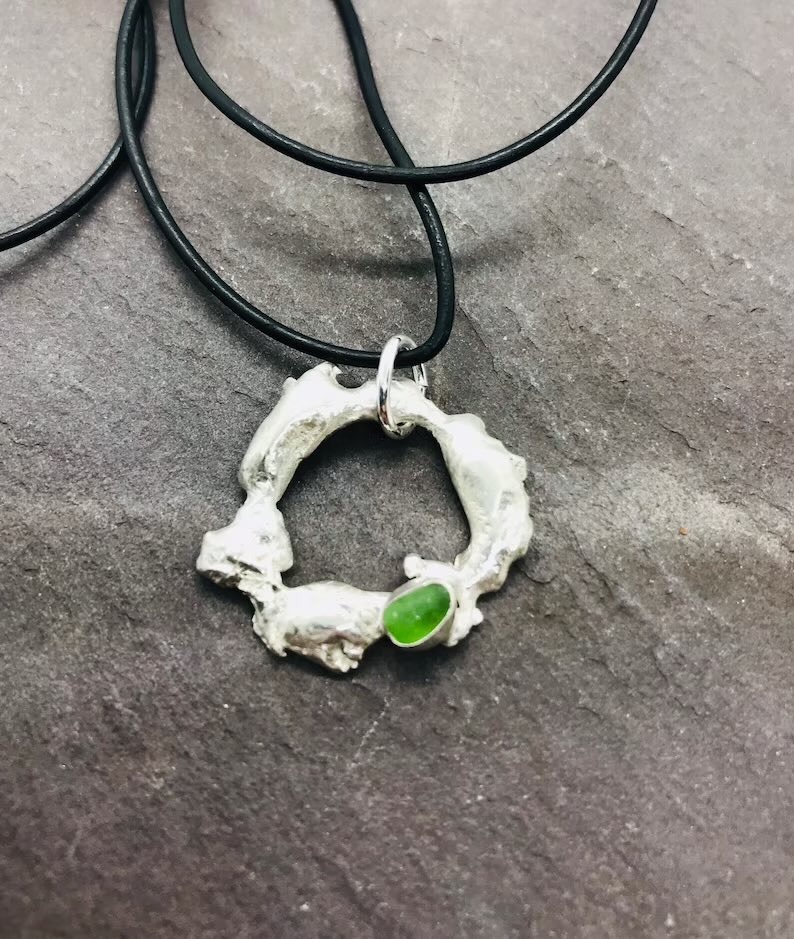 RockLobsterSea's tweet image. Day 21 is U for ‘unique’. The jewellery I make is all individually designed around the seaglass shape/colour, no 2 pieces are exactly the same! 
rocklobsterseaglass.etsy.com/listing/120260…
#MHHSBD #AlphabetChallenge #CraftBizParty #Wednesday tags: #EarlyBiz #ElevensesHour #BizHour #thecraftersUK