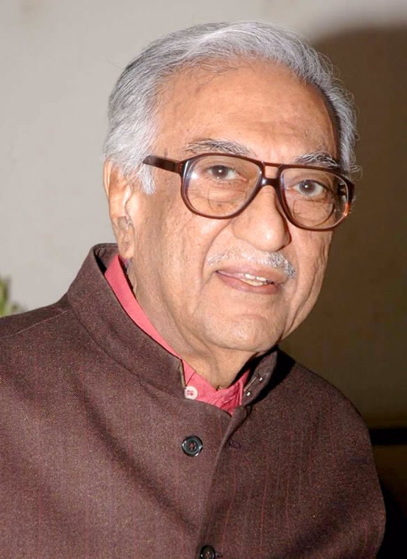 iccr_colombo's tweet photo. Could you remember listening #BinacaGeetmala on Radio Ceylon and AIR since ‘50s?

@iccr_colombo pays tribute to legendary Indian radio broadcaster Ameen Sayani who touched the hearts of millions of people in 🇮🇳&amp;🇱🇰through his golden voice &amp; radio programmes. 

@IndiainSL @iccr_hq https://t.co/8f7FHgu1EN