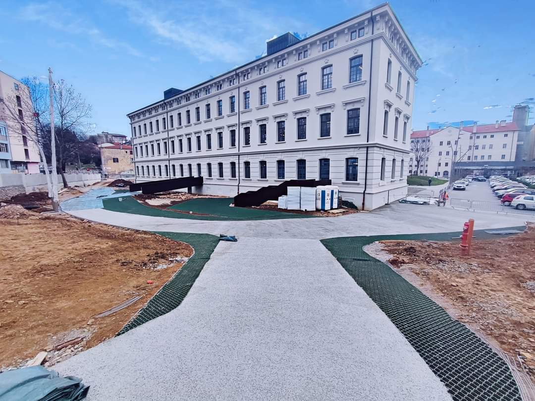 Evo nama pomalo i sjeverne pristupne staze. Na proljeće i ljeto ćemo baš biti fina oaza. Učlanite se u naš svijet. gkr.hr