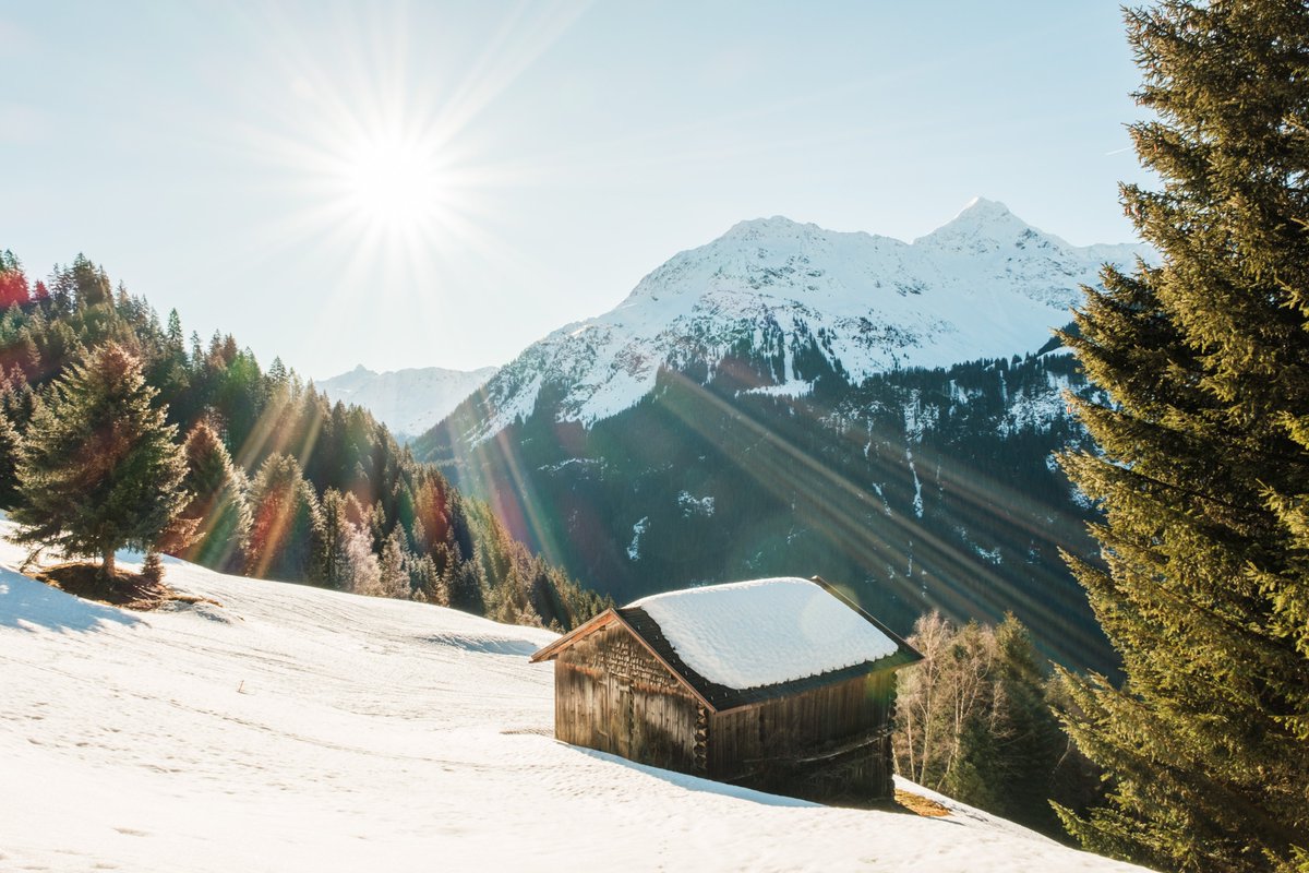 Gut, das erste Quartal ist noch im vollen Gange, aber ich bin mir sicher, mein #lieblingsfoto bleibt. 
Ich habe zahlreiche Fotos aus dem Montafon mitgebracht, mit Hütten &amp; Bergen, aber dieses hier ist mir das Liebste. 💙