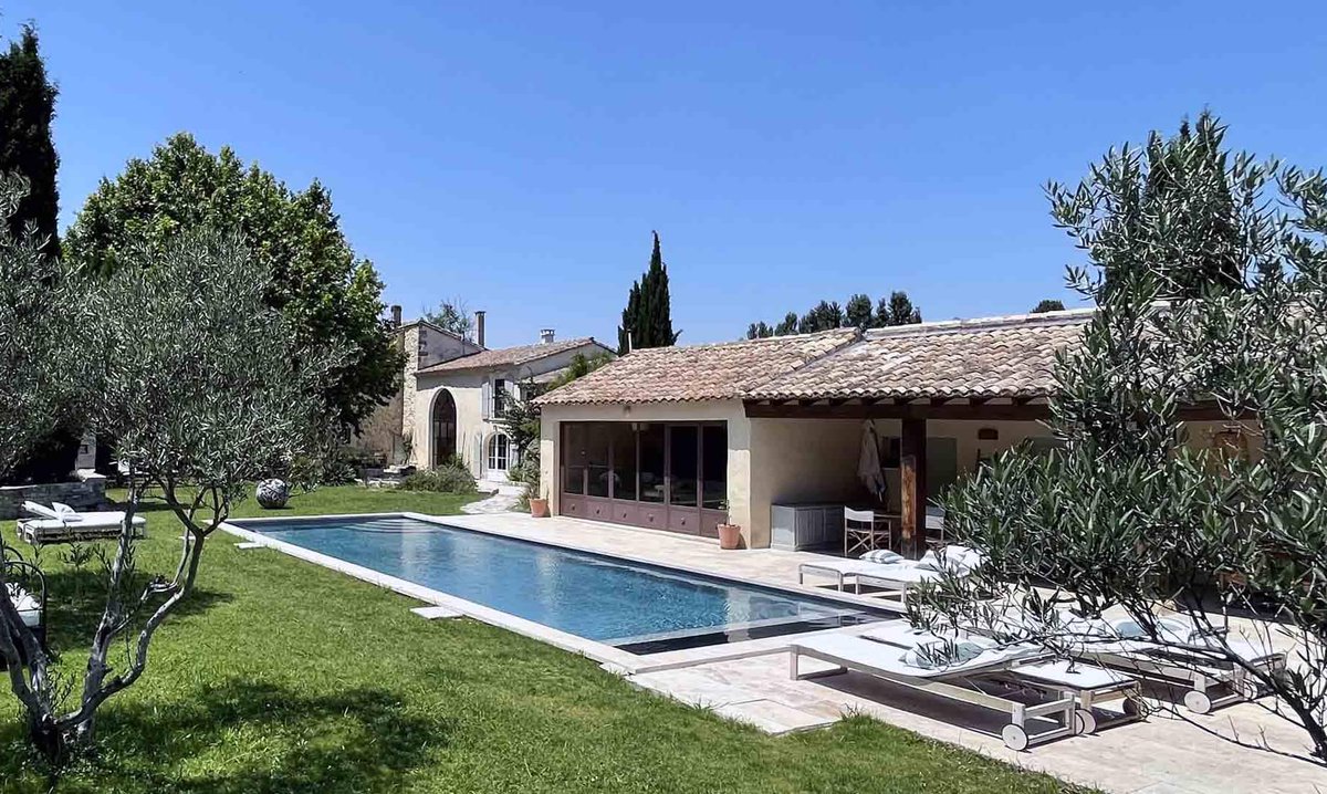 Les Alpilles, les odeurs de thym et de romarin, le chant des cigales et la belle énergie du Mas Millésime aux portes de Saint-Remy-de-Provence.

sudissimo.com/maison-d-hote/…

<a href="/CRT_RegionSud/">CRT Provence Alpes Côte d'Azur</a> #provence #alpilles