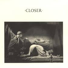 #80sGreatFollowUpAlbumsTop15

4️⃣ 

'Closer' 

#JoyDivision 

youtu.be/pS2vsRCzeCU?si…