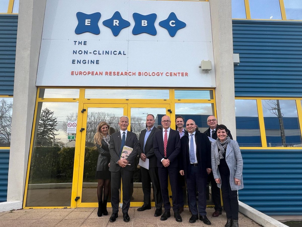 PatrickMartin_1's tweet photo. Visite hier du groupe #ERBC, au cœur de l’#industrie pharmaceutique et des biotechnologies, à l’invitation du @MedefCher. J'ai eu en outre le plaisir d’échanger avec les adhérents sur les questions d’actualité : #emploi, formation, transition écologique… https://t.co/g2hiyverl5