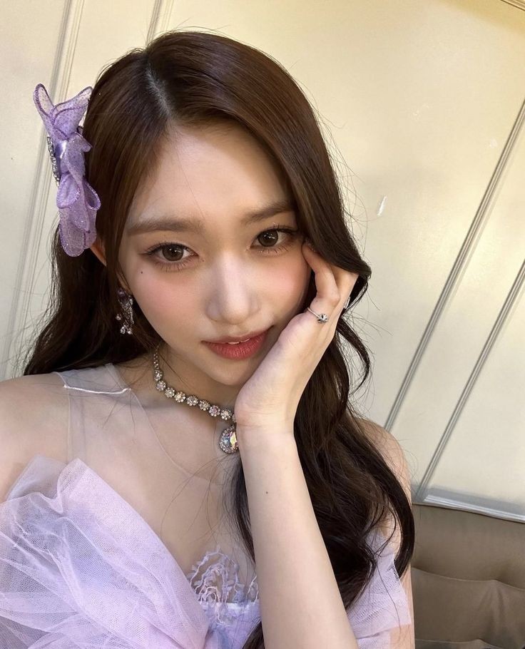 Happy birthday to Ive's beautiful maknae!
#HappyLEESEOday #IVE #LEESEO