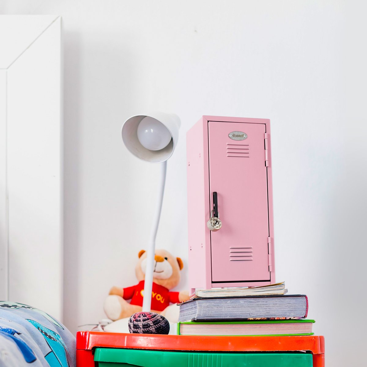 yobrogifts's tweet image. 🤭Unlock your style with our mini locker! Craft your own unique style with cute magnets and lock up your secrets🔒#minilocker #locker #homedecor #girlstyle #gift #cute #giftideas #yobrogifts