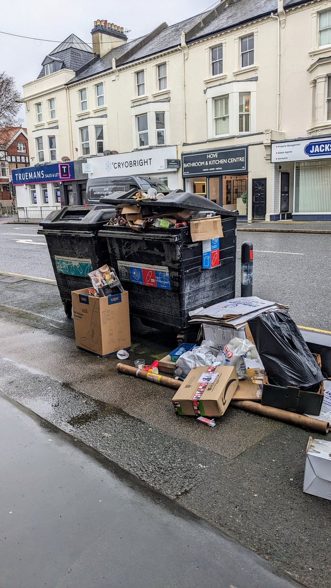 CafePorteur's tweet photo. @bhlabour your whole election campaign was about cleaning up the city. You also blamed the mess on @BHGreens . This bin overflows every week @BrightonHoveCC . It's been reported but nothing happens. https://t.co/2LnK8uBvb8