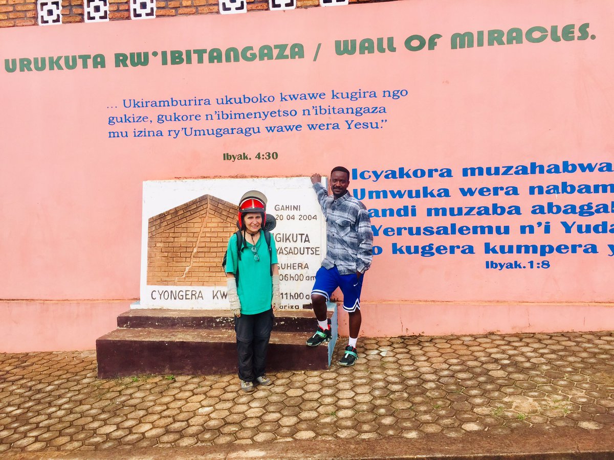 BoscoManirabona's tweet photo. Kuri kino cyumweru cyahise mu bwiza bwa KAYONZA nahakiriye umunya Poland 🇵🇱 Tkaczynska Jadwida Ewa arahatembera areba imirambi n’imisozi mito, areba i Nyambo, areba ibiyaga, araharyoherwa cyane, namwe muhawe ikaze muri KAYONZA.
#VisitKayonza https://t.co/tgF1GEzuMP