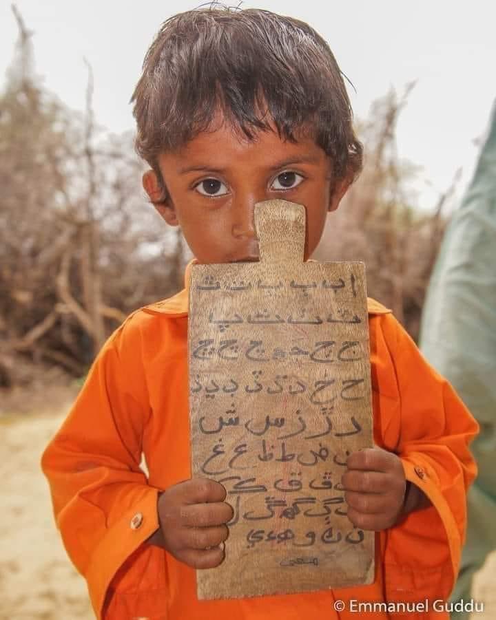 Aneelkumar36's tweet photo. سنڌي ٻولي قومي ٻولي
سنڌي اباڻي ٻولي 
سنڌي ٻولي دنیا جي قديم ترين ٻولين مان هڪ آهي اڄ ٻولين جو عالمي ڏينهن ملهايو پيو وڃي، اسان کي اسان جي سنڌي ٻوليءَ تي فخر آهي...
#سنڌي_ٻولي_قومي_ٻولي https://t.co/nkJEGeG68e