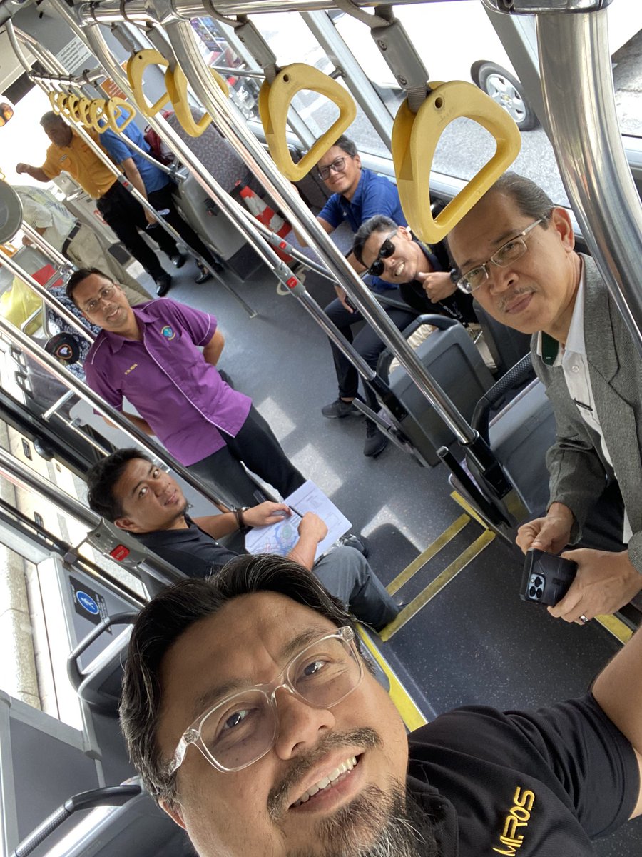 A bus ride with @putrajayacorp @mirosroadsafety @askrapidkl and @MOTMalaysia to determine the best route for trackless tramp in #putrajaya