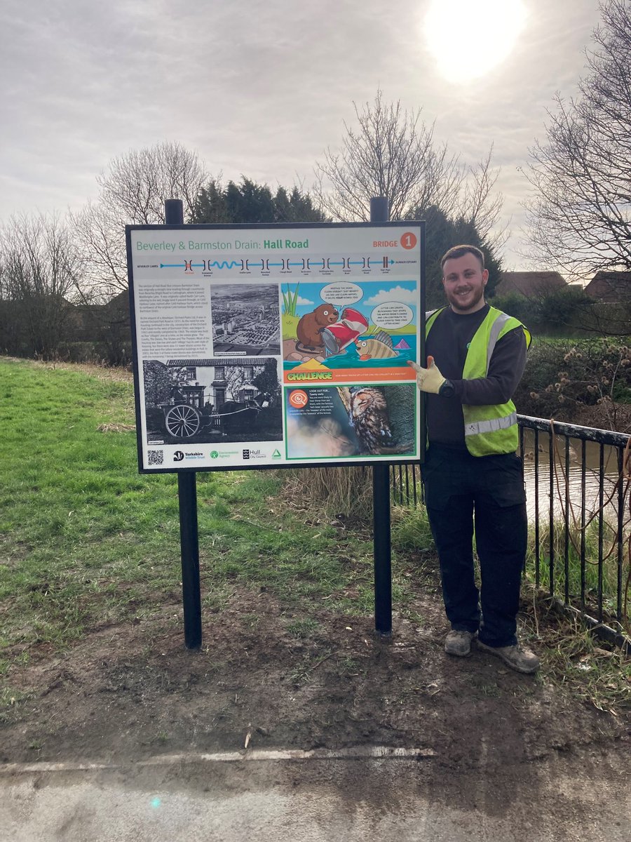Signage going up #BarmstonDrain #DynamicDrains @EnvAgencyYNE @HCCNorthern @HullNorthLabour @Hullccnews @livingwithwater