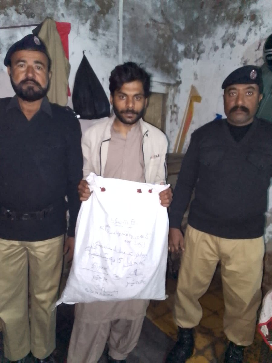 👈 ایس ایچ او نؤکوٹ حسن بخش کی سفینہ گٹکا فروش عناصر کے خلاف پے در پے کاروائیوں کا سلسلہ جاری.

👈میرپورخاص ـ ایس ایس پی میرپورخاص عادل میمن کے احکامات کی روشنی میں *ایس ایچ او نؤکوٹ* کی ہمراہ ٹیم سفینہ گٹکا فروش عناصر کے خلاف خفیہ اطلاع پر تابڑ توڑ کاروائیوں کا سلسلہ جاری.