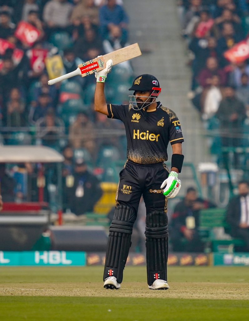 Alijani78's tweet photo. Fastest to 10,000 T20 runs:

🇵🇰 𝟮𝟳𝟭 𝗶𝗻𝗻𝘀 － 𝗕𝗮𝗯𝗮𝗿 𝗔𝘇𝗮𝗺 👑
🏝️ 285 inns － Chris Gayle
🇮🇳 299 inns － Virat Kohli
🇦🇺 303 inns － David Warner

Your "Not a T20 player" leapfrog the T20 giants by a mile 🐐 The man writes history every time he bats.

#BabarAzam | https://t.co/iz4lPJFydr