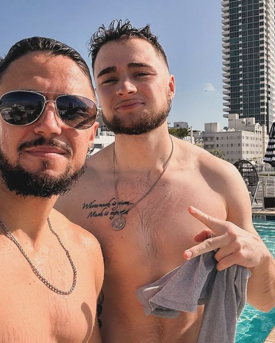 Sun's out, smiles out! 😎🌞 Catch the vibe at our rooftop pool.
📸: <a href="/timmcguire10/">Tim McGuire</a> @shawnrmcguire

#miamibeach #rivierahotel #sbghotels #sunsout #paradisefound