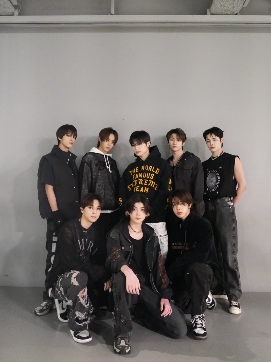NEXZ_official's tweet photo. Ring-a-ling-ling-ling 🤟😎🎶

#NEXZ #넥스지 #ネクスジ
#NEXZArchive #넥스지아카이브 https://t.co/Z9ddxpl2yR