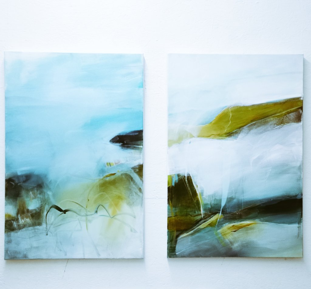 Other view
60 x 90 cm each
#marineabstract
#diptych
#twolargeseascapes
#originalpaintings
#leylamurr
#womensart