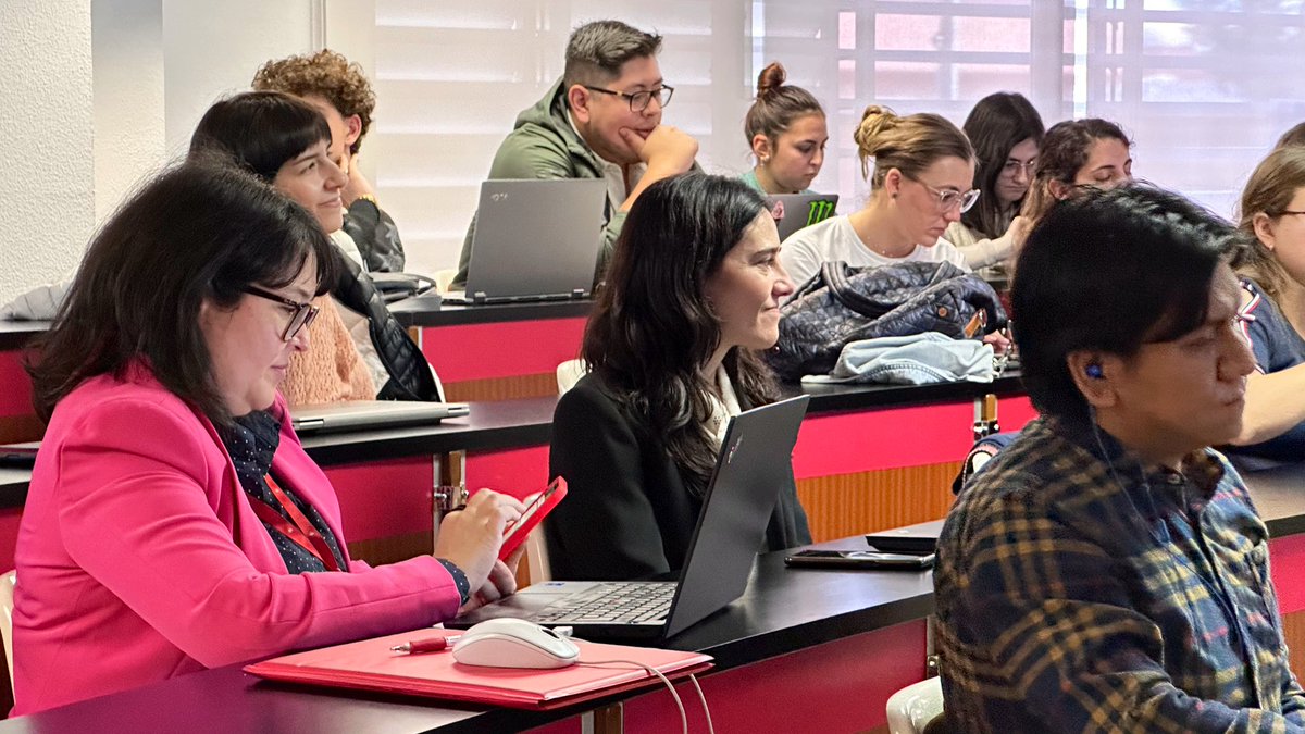 Nebrija's tweet photo. Hace unos días exploramos a las principales sinergias entre la #neurociencia y la educación. Fue una jornada organizada por nuestro Máster en Cognición y Emoción en Contextos Educativos en la que nos acompañaron las psicólogas Sara Valiente, Estefanía González y Carmen Rodríguez. https://t.co/y0Gzr4dYds